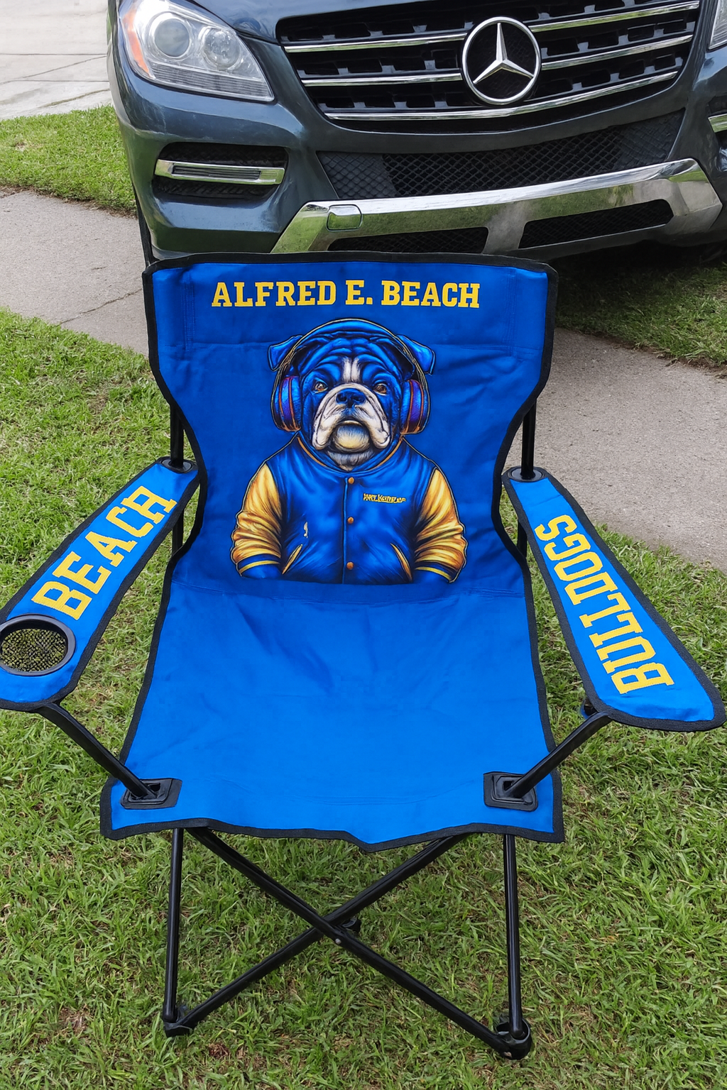 CUSTOM FOLDIDNDG CHAIR