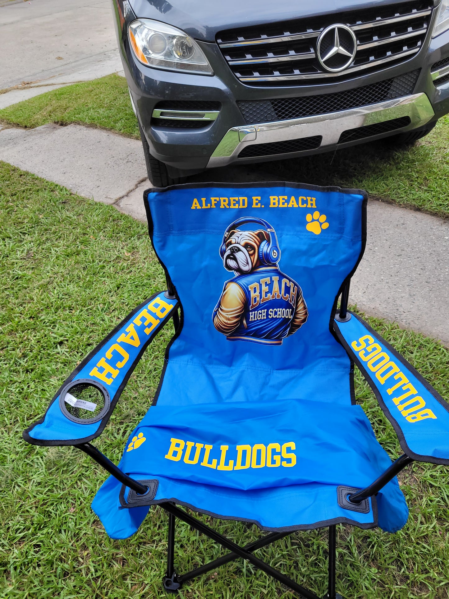 CUSTOM FOLDING CHAIR